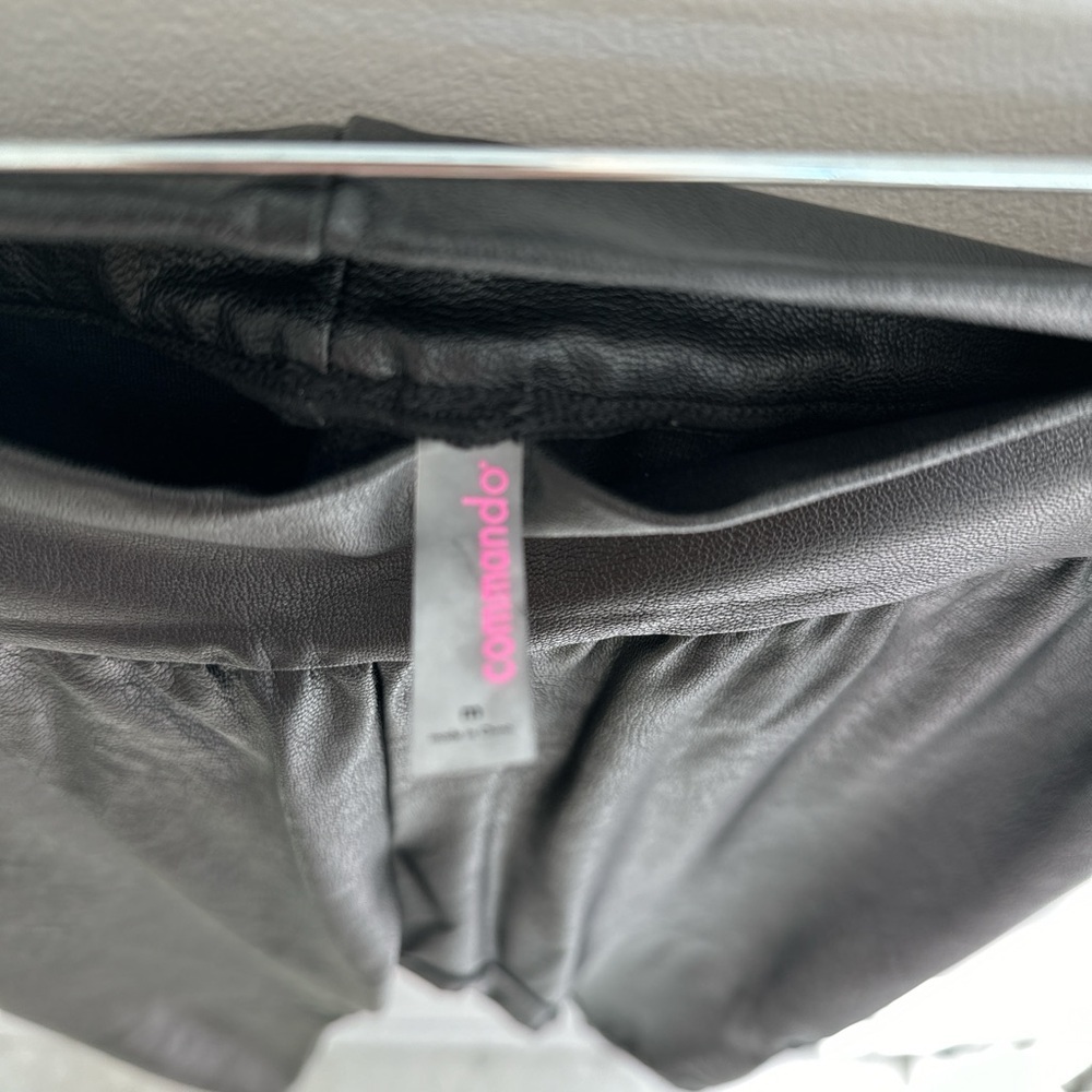 Commando, size L, black pleather joggers - Picture 7 of 7